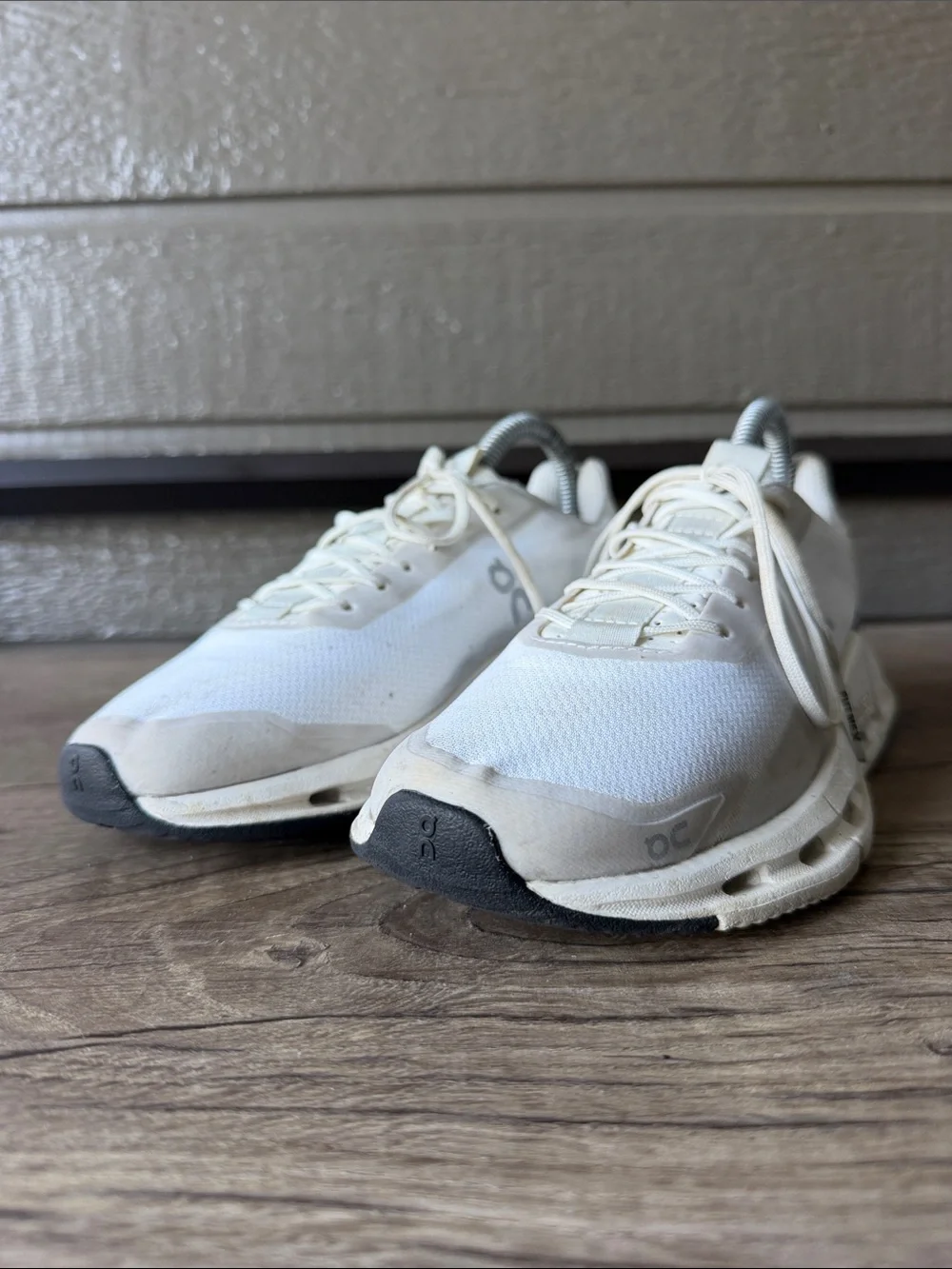 ON Cloudflow Women’s  White Cloudtec Running Shoes  Size W 6.5